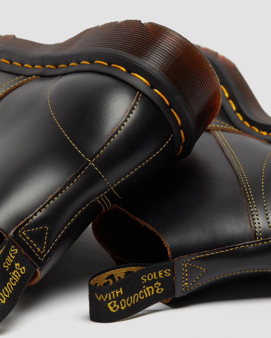 Botines Church Yellow Stich Vintage en piel Dr. Martens - imagen 7