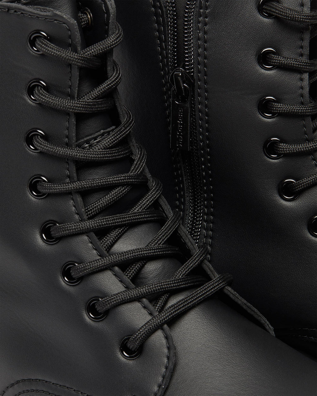 Botas con plataforma Jadon II Mono vegan Dr. Martens - vista trasera