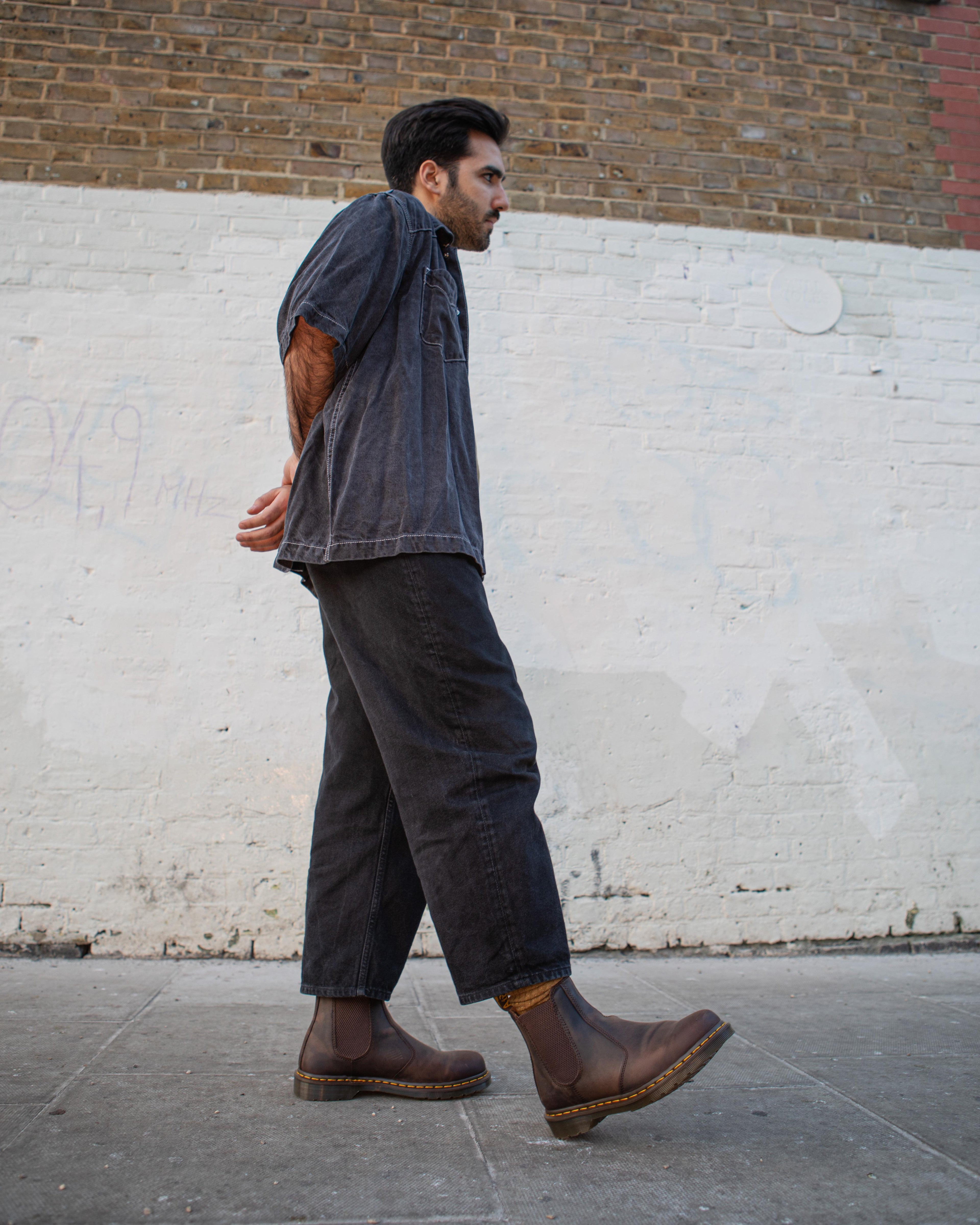 Botas Chelsea 2976 Yellow Stitch de cuero Crazy Horse Dr. Martens - imagen 6