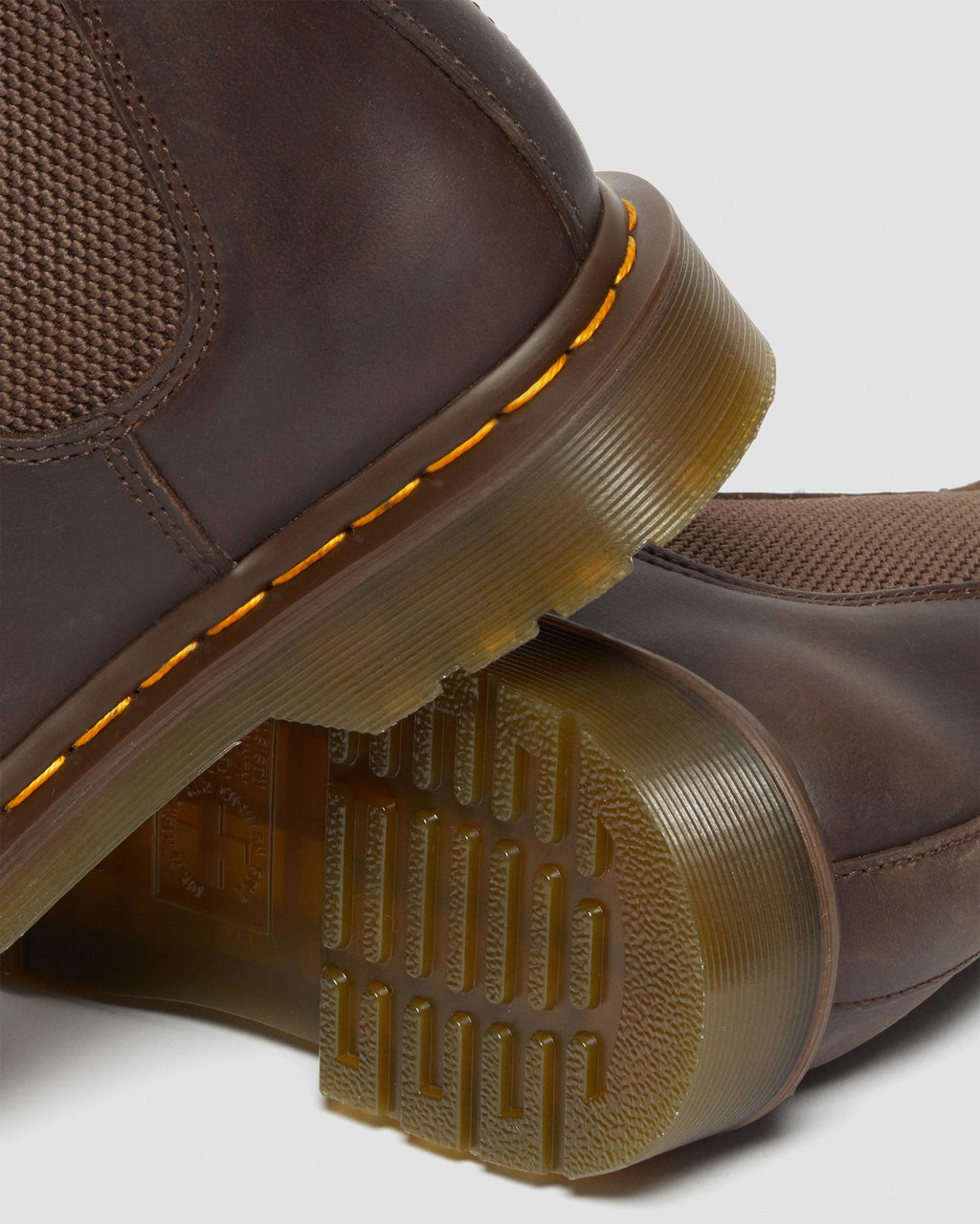 Botas Chelsea 2976 Yellow Stitch de cuero Crazy Horse Dr. Martens - imagen 9