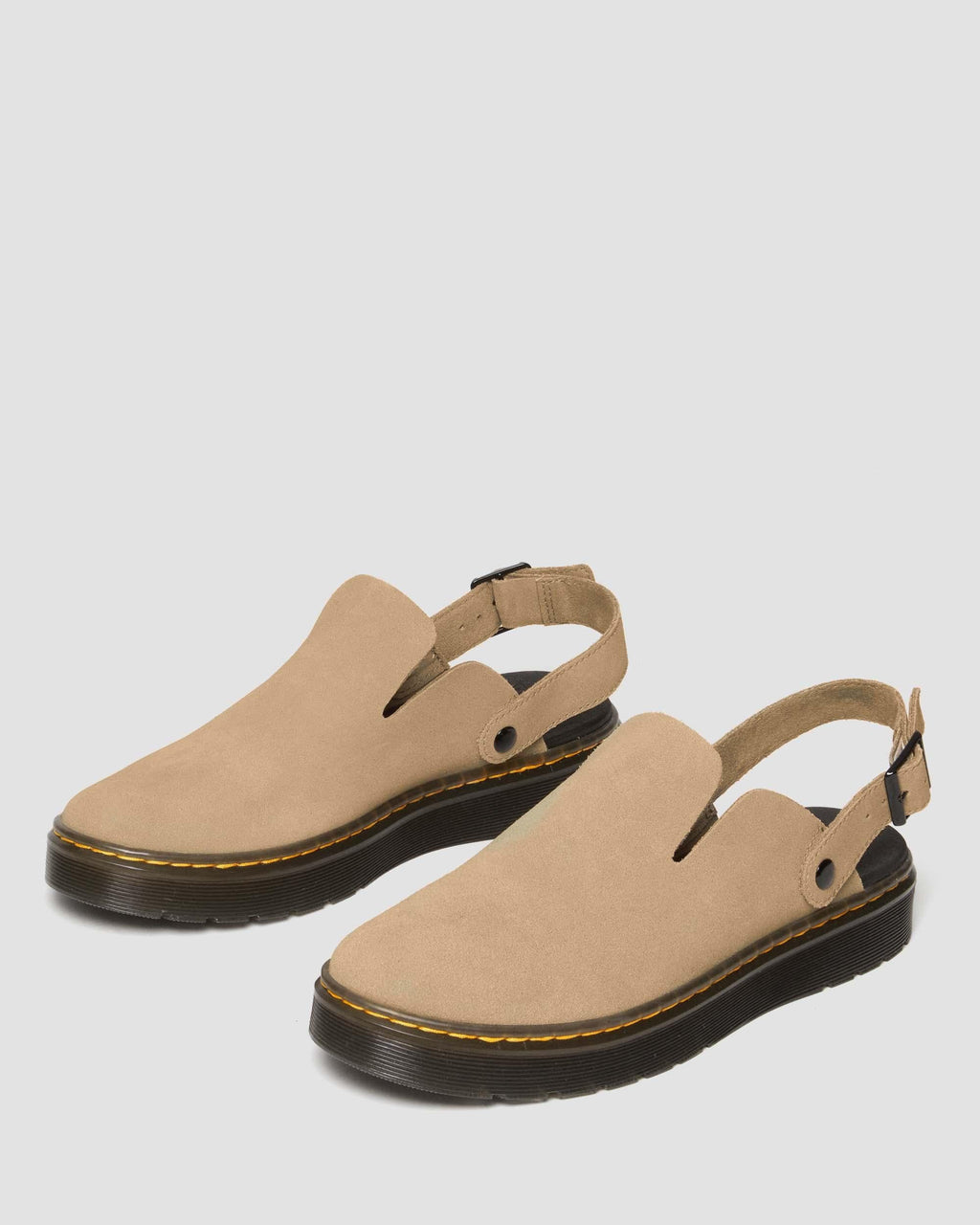 Zuecos Carlson de Gamuza Dr. Martens - vista trasera