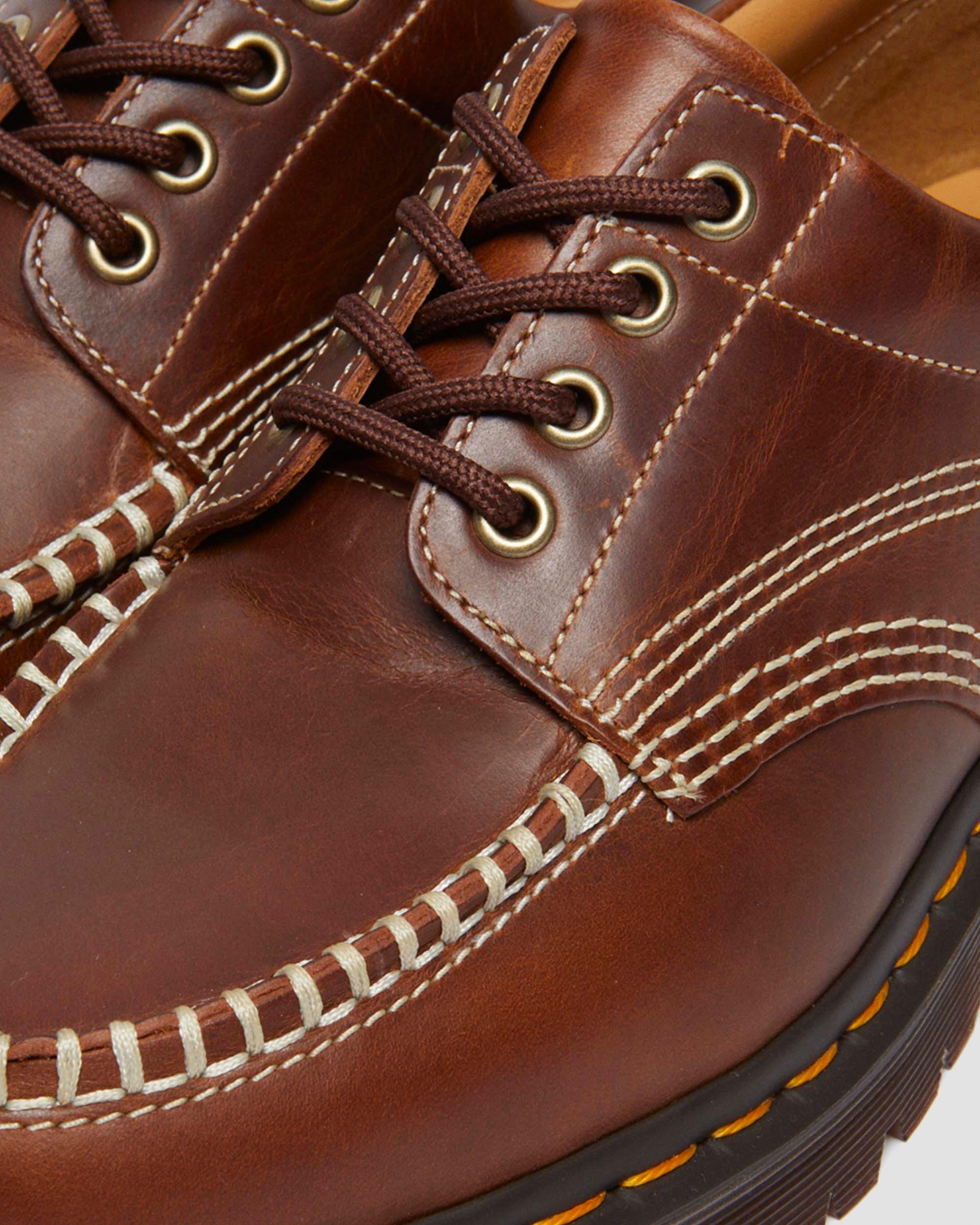 Zapatos Lowell Moc Toe de cuero