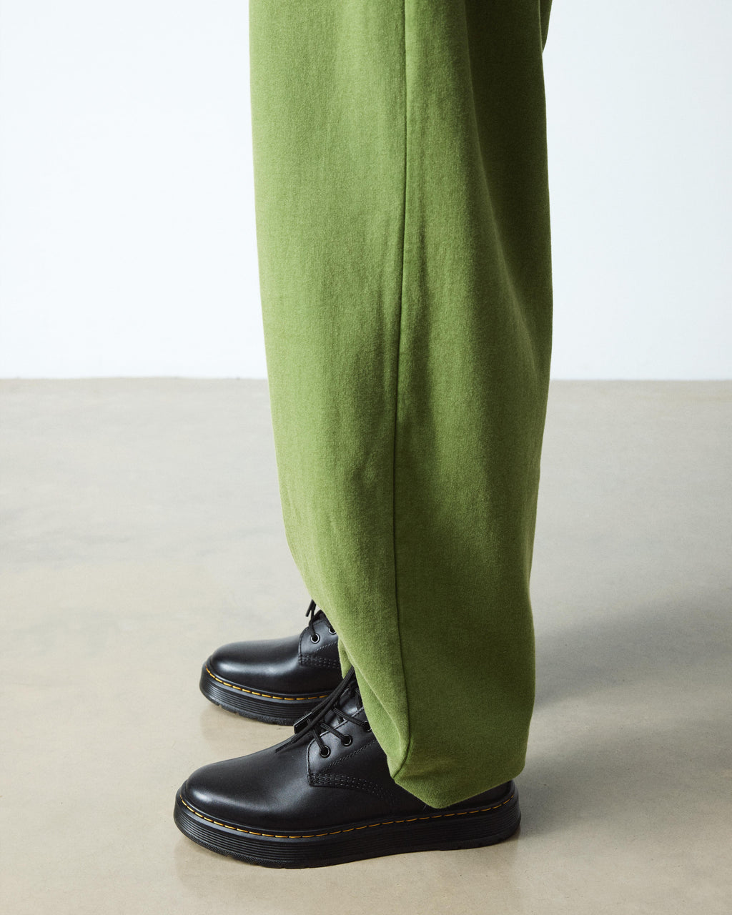 Botí­n Chukka Brookline de cuero blando Dr. Martens - vista lateral