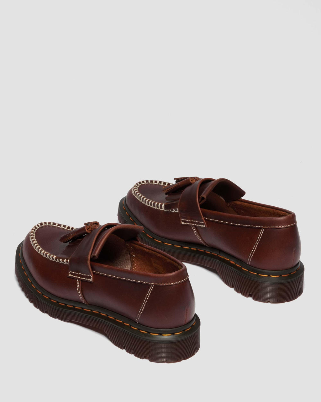 Mocasines Adrian de cuero Orleans con borlas