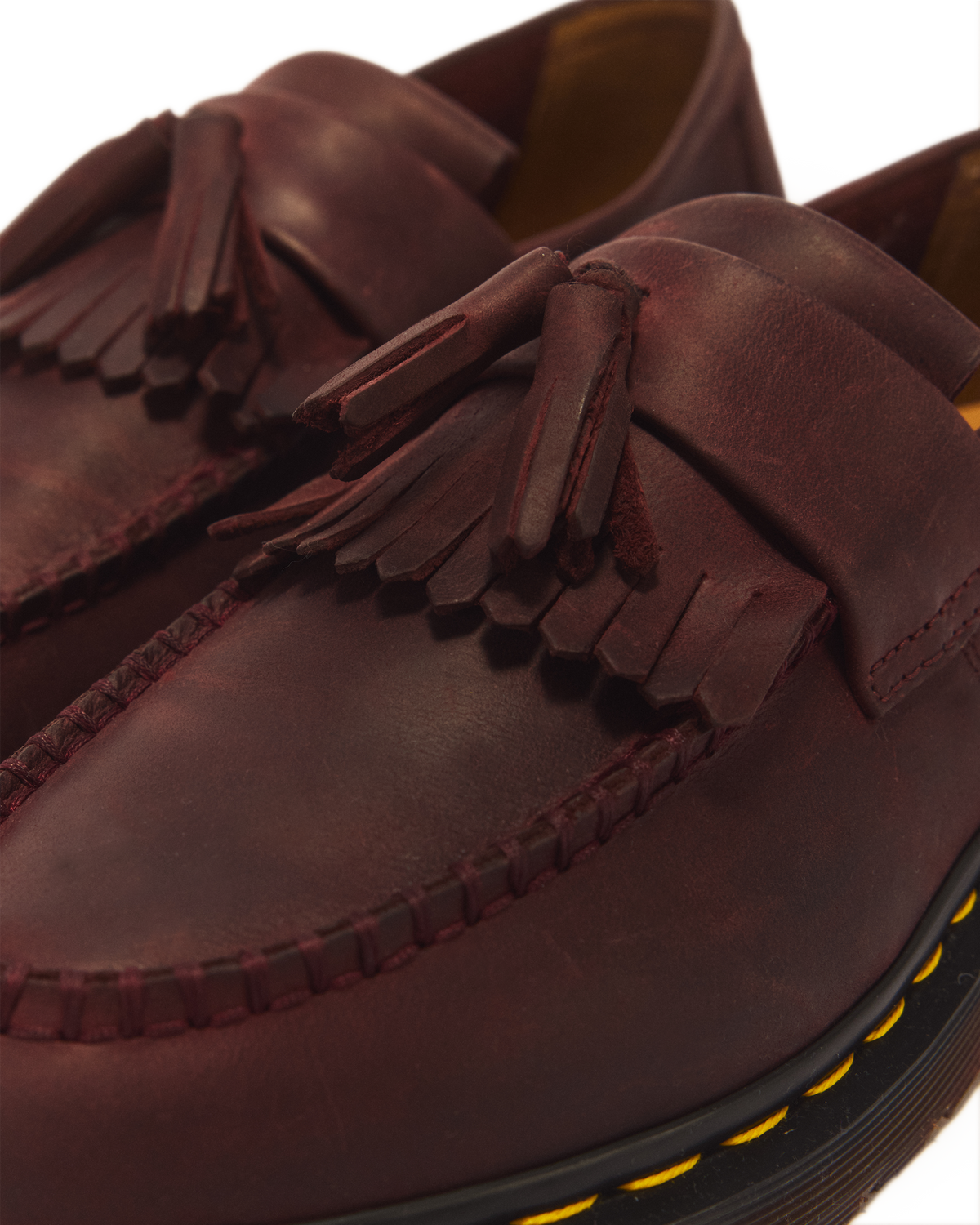 Mocasines Adrian de cuero Crazy Horse con borlas