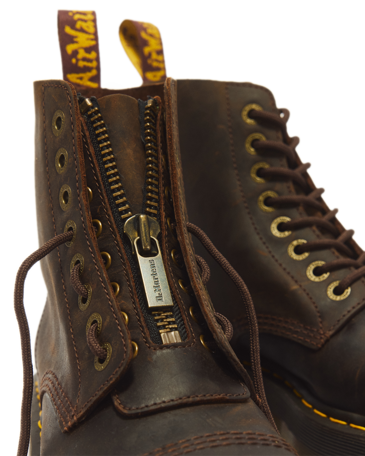 Botas con plataforma Sinclair de cuero Crazy Horse Dr. Martens - vista trasera