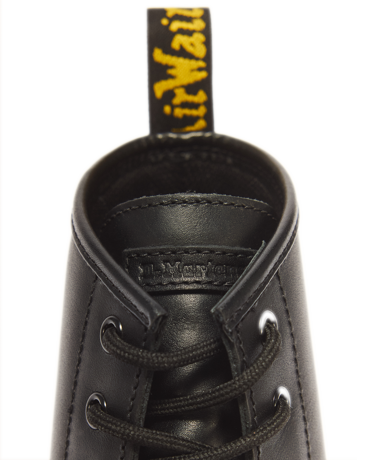 Botí­n Chukka Brookline de cuero blando Dr. Martens - vista trasera