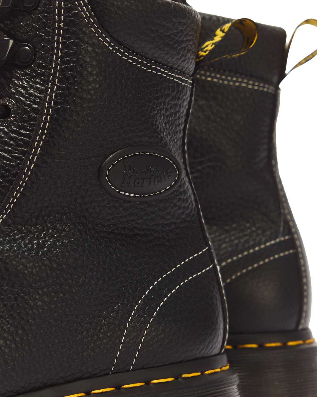 Botas Buzz de 8 ojales de Cuero Milled Nappa Dr. Martens - vista trasera
