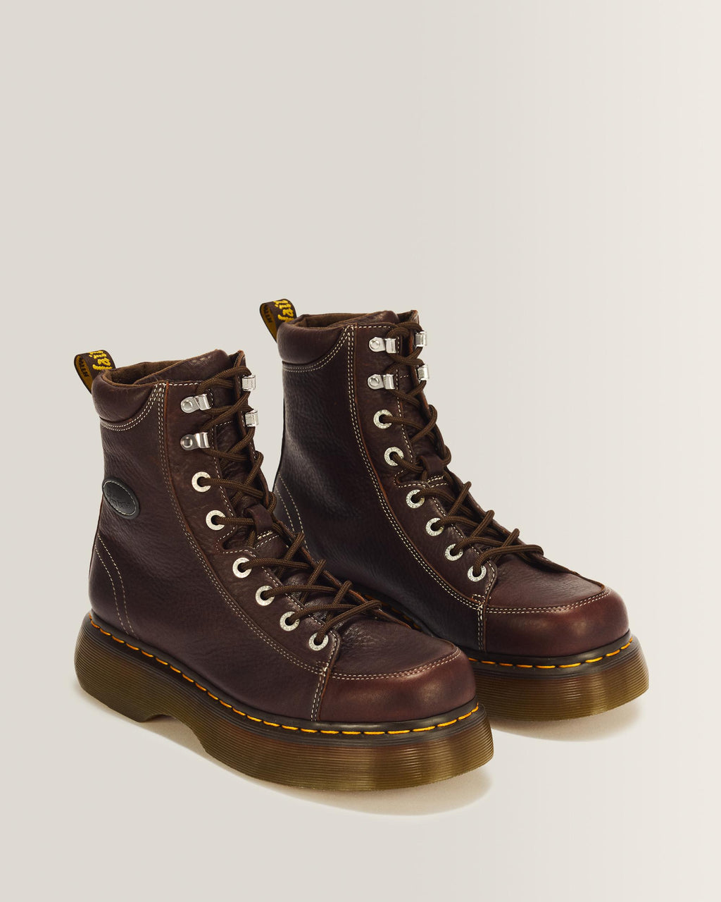Botas Buzz de 8 ojales de Cuero Grizzly Dr. Martens - imagen 5