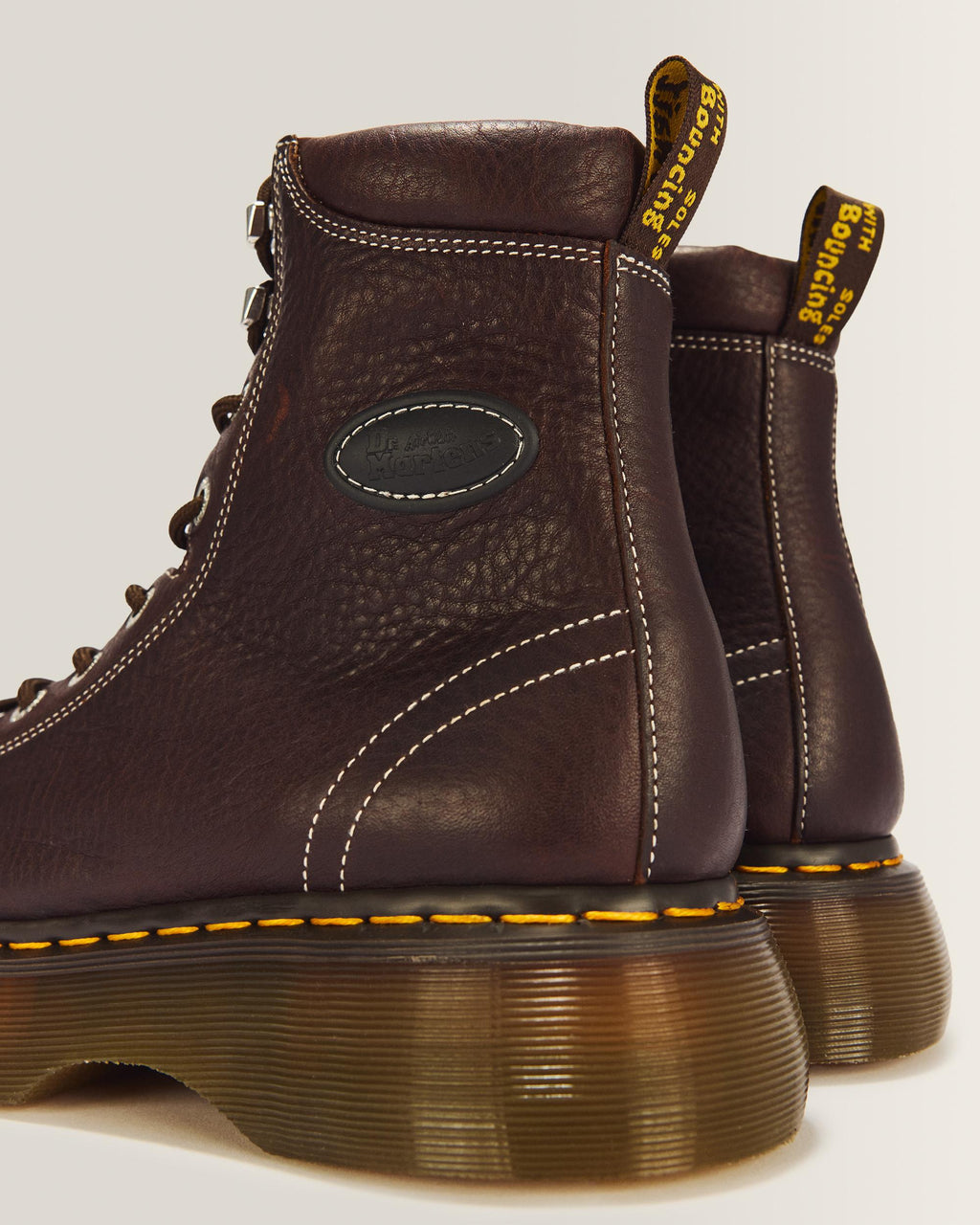 Botas Buzz de 8 ojales de Cuero Grizzly Dr. Martens - imagen 8