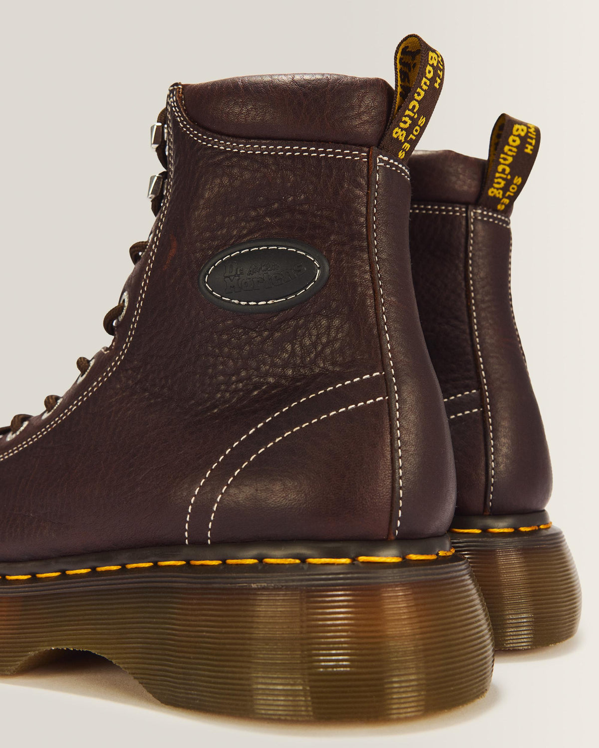 Botas Buzz de 8 ojales de Cuero Grizzly Dr. Martens - imagen 8