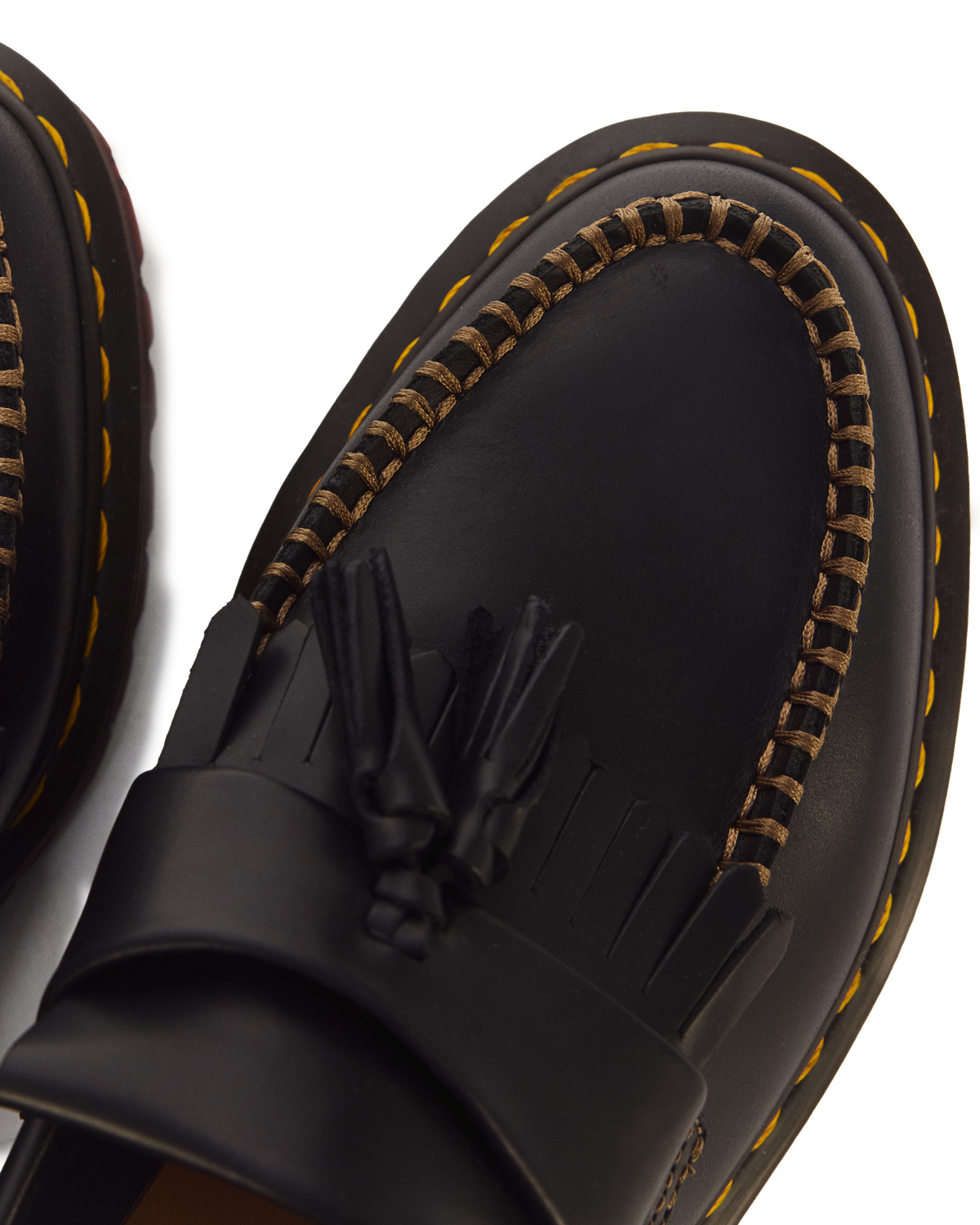 Mocasines Adrian de piel Orleans con borlas Dr. Martens - vista trasera
