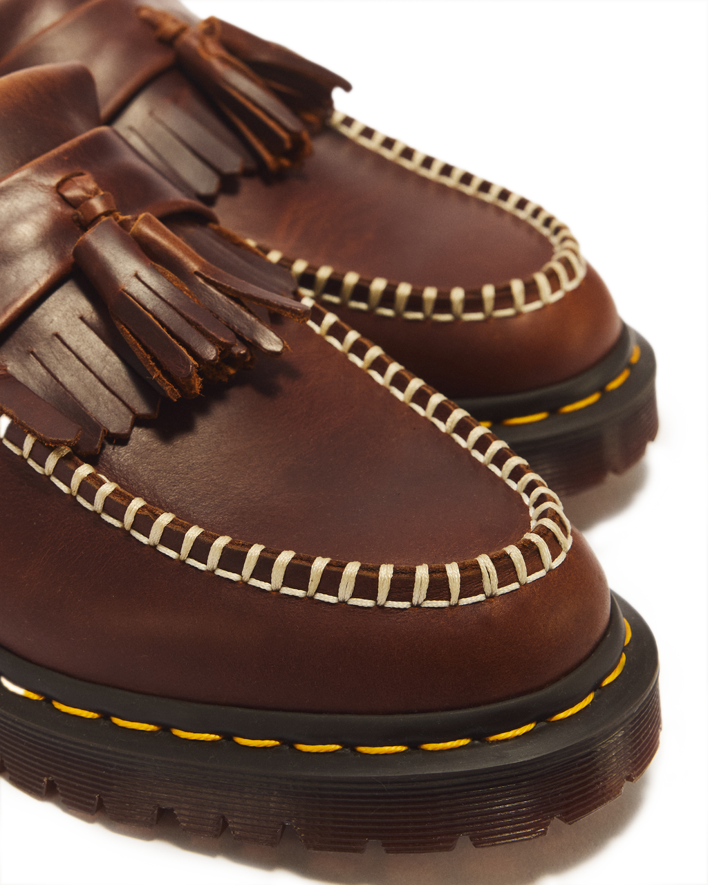 Mocasines Adrian de cuero Orleans con borlas Dr. Martens - vista trasera