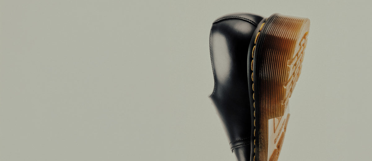 Suela Dr. Martens con costura amarilla